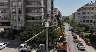 Toroslar EDAŞ, Gaziantep'te sıcak havaya karşı şebekeleri güçlendiriyor