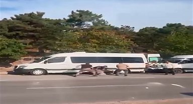 Trafikte sopalarla darba 4 tutuklama