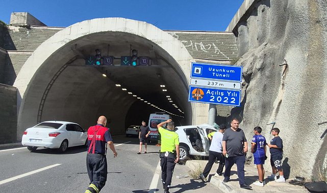 Tünel girişinde duvara çarpan otomobilin sürücüsü ağır yaralandı