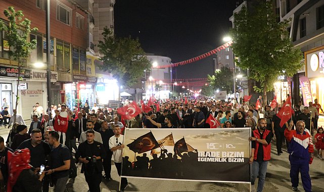 Van'da '15 Temmuz Demokrasi ve Milli Birlik Günü' yürüyüşü düzenlendi