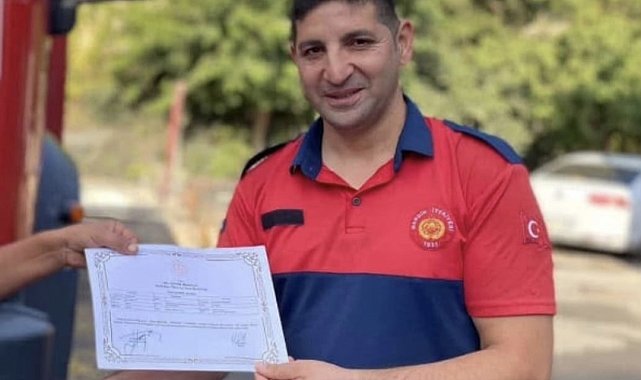 Yangına müdahale ederken itfaiye aracının çarptığı itfaiye eri son yolculuğuna uğurlandı