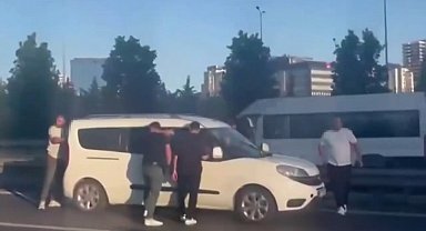 Zeytinburnu'ndan kaçak göçmenlere yer temin eden ve sınır illerine taşıyan 4 şüpheli yakalandı