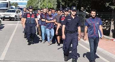 2 kişiyi kaçırıp darbettikten sonra 3 milyon lira haraç alan 7 şüpheli tutuklandı