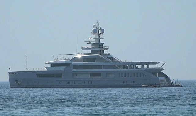 250 milyon dolarlık mega yat Kuşadası'na demirledi
