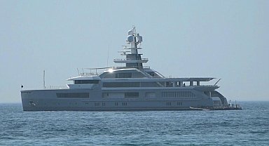 250 milyon dolarlık mega yat Kuşadası'na demirledi