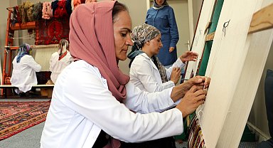 3 ilin halı ve kilimleri, 'İlmek İlmek Anadolu' projesi ile yaşatılıyor