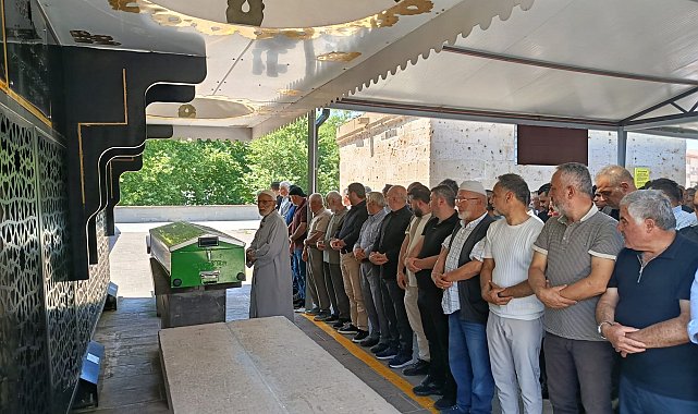 3 tekerlekli motosikletin dere yatağına devrildiği kazada ölen dede toprağa verildi