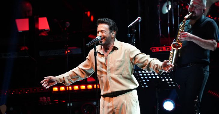 Açıkhava'da Emre Altuğ'dan müzik dolu gece