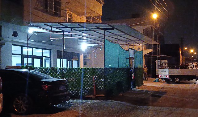 Adana'da kahvehaneye silahlı saldırı: 3 yaralı