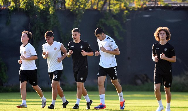Altay, 17 eksikle çalışıyor