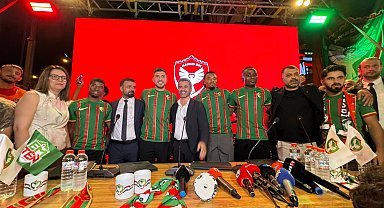 Amed Sportif Faaliyetler'de 5 futbolcu için imza töreni