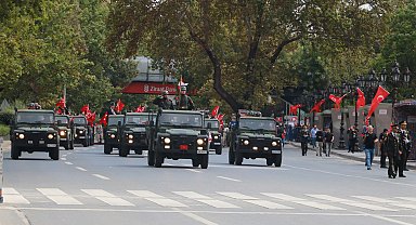 Ankara'da 30 Ağustos korteji