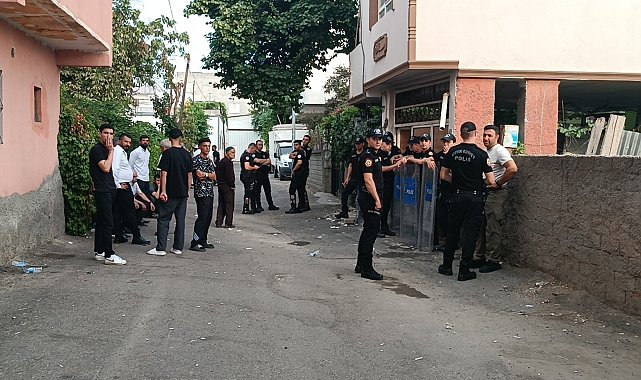 Annesini öldürüp çöp konteynerine attı, emniyete gidip teslim oldu