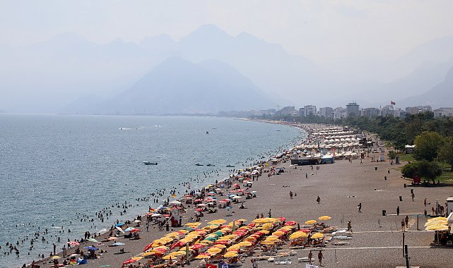Antalya'da nem bulutları kenti kapladı