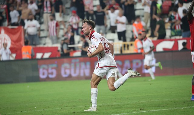 Antalyaspor evinde Orfa Yapı Pendikspor'a 3-2 mağlup oldu