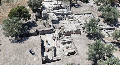Antik hamamda soğuk su havuzları ve soyunma mekanı gün yüzüne çıkarılıyor
