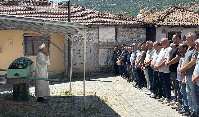 Apartmanda komşusu tarafından öldürülen yönetici yardımcısı, toprağa verildi