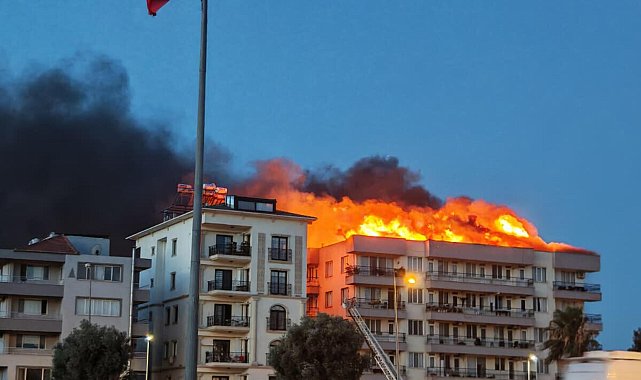 Apartmanın çatısı yandı