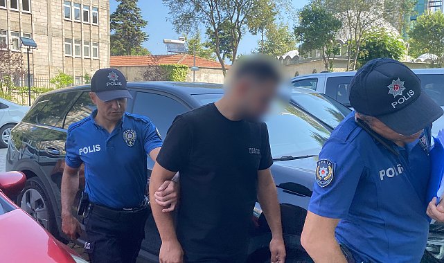 Araçtan sarkıp konvoyu çekerken, başını duraksayan minibüse çarptı