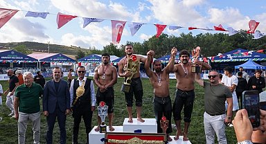 Arnavutköy Yağlı Güreşleri'nde 578 pehlivan er meydanında buluştu