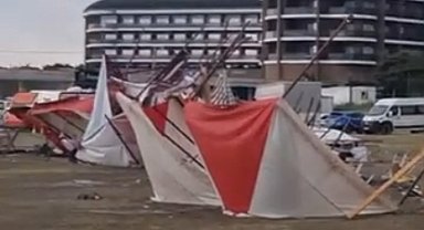 Arsuz'da Gastro Fest alanı fırtınada zarar gördü: Çadırlar uçtu, ekipmanlar hasar aldı