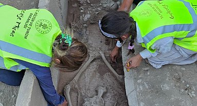 Aspendos'ta 2 bin 400 yıllık güreşçi mezarı keşfedildi