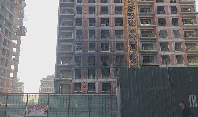 Bağcılar'da inşaat alanında çıkan yangın söndürüldü