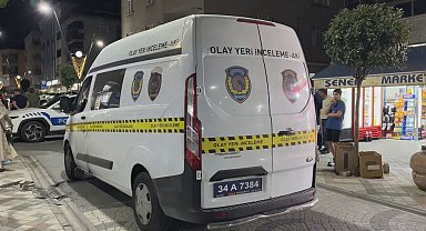 Bağcılar'da komşular arasında bıçaklı ve silahlı kavga: 4 yaralı
