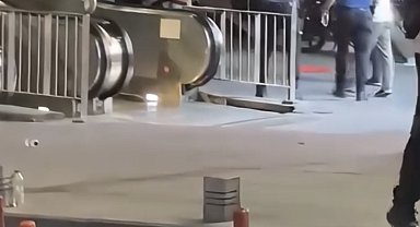 Bahçelievler'de cam parçasıyla kendisine zarar verdi; polis havaya ateş açtı