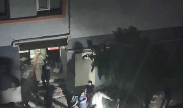 Bahçelievler'de hırsızlık için girdikleri binanın asansör boşluğunda ceset buldular