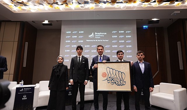 Bakan Bayraktar: Türkiye enerji kaynaklı cari açık meselesini kenara koyabilir