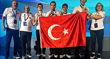 Bakan Bayraktar: Türkiye, INSO 2026'da 1 altın ve 3 bronz madalya kazanarak uluslararası arenaya güçlü bir giriş yaptı