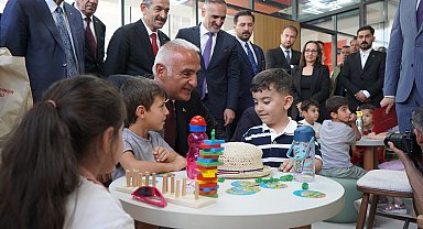 Bakan Ersoy: Kütüphaneleri üretim ve fırsat merkezlerine dönüştürüyoruz