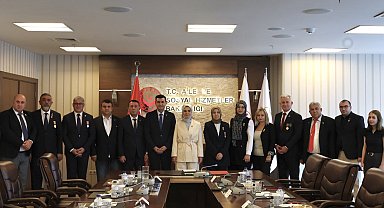 Bakan Göktaş, şehit aileleri ve gazilerle bir araya geldi