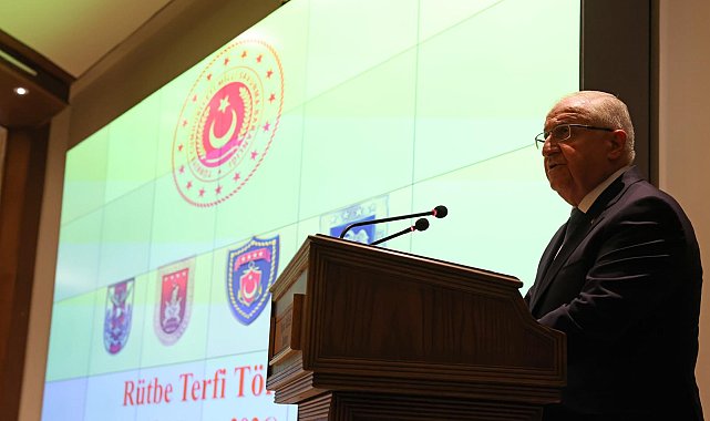 Bakan Güler, üst rütbeye terfi eden personel için düzenlenen törene katıldı