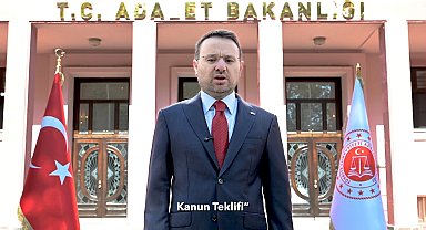 Bakan Gürlek: Şehitlerimizin aziz hatıralarını incitecek hiçbir tasarrufa izin verilmeyecek