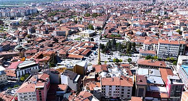 Bakan Kurum, yenilenen Çorum Tarihi Kent Meydanı'ndan görüntüler paylaştı