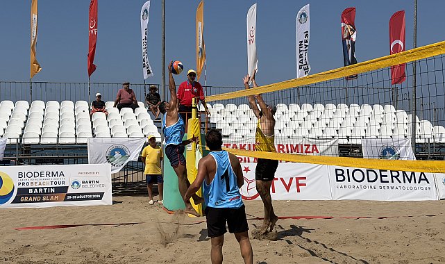 Bartın'da plaj voleybolu heyecanı