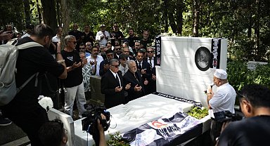 Beşiktaş Onursal Başkanı Süleyman Seba, mezarı başında anıldı Fotoğraf eklendi