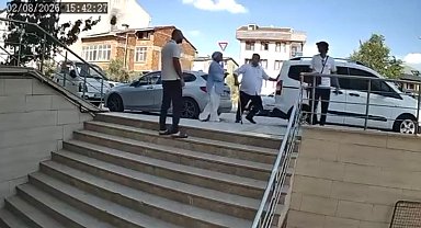 Beylikdüzü'nde mobilya imalatçısını silahla tehdit edip 4 milyon istediler