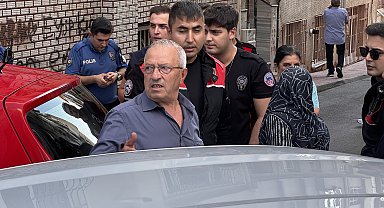 Beyoğlu'nda düğün konvoyunda kaza: Damadın amcası binaya çarptı