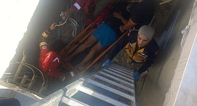 Bodrum'da 5 metre derinliğindeki havuzun makine dairesine düşen kişi kurtarıldı