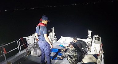 Bodrum'da yüzerek Yunanistan'a geçmeye çalışan 2 kaçak göçmen yakalandı