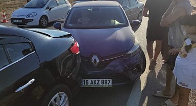 Bursa-Balıkesir yolunda 5 araçlı zincirleme kaza: 1 yaralı