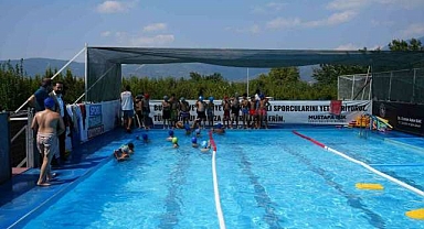 Bursa’da çocuklara ücretsiz yüzme kursu