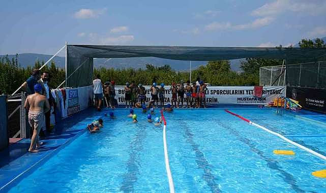Bursa’da çocuklara ücretsiz yüzme kursu