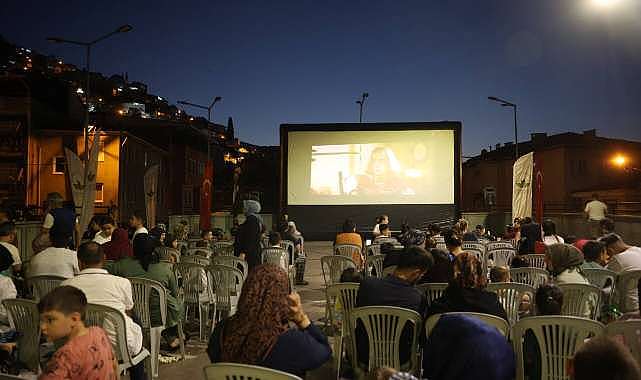 Bursa’da sinema perdesi çocuklar için açıldı