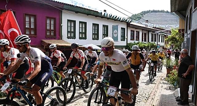 Bursa'nın tarihi yolunda renkli maraton