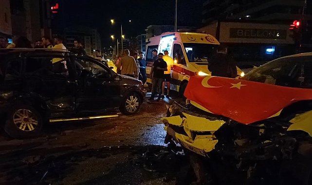Bursa'da 2 otomobil çarpıştı: 7 yaralı