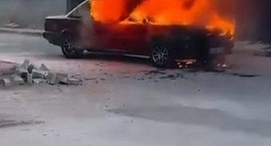 Bursa'da park halindeki otomobil yandı